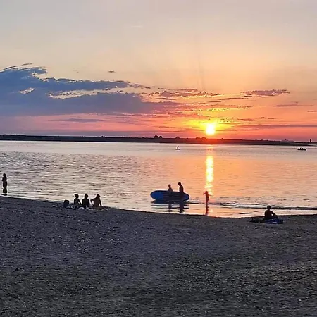 Feel Clerigos Charm Flat 2 3 * Порту
